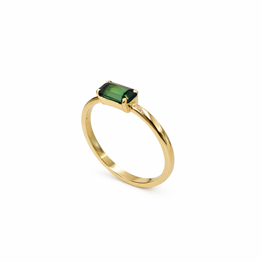 Anillo de Turmalina Verde en Oro 18K