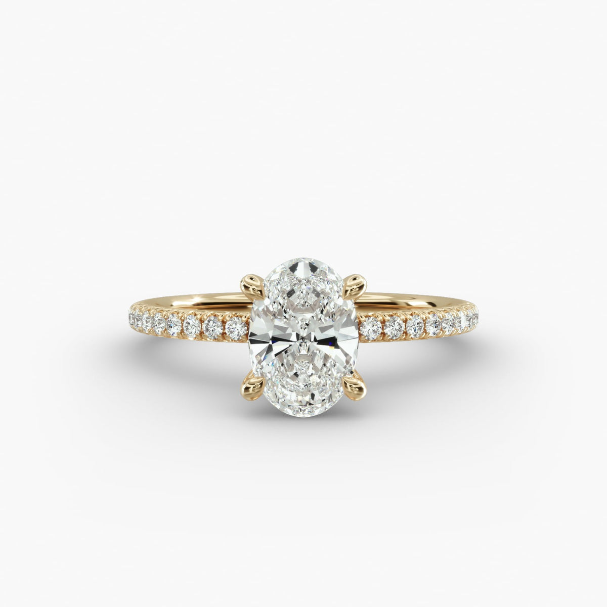 Anillo de Compromiso Oval con Pavé en Oro 18K