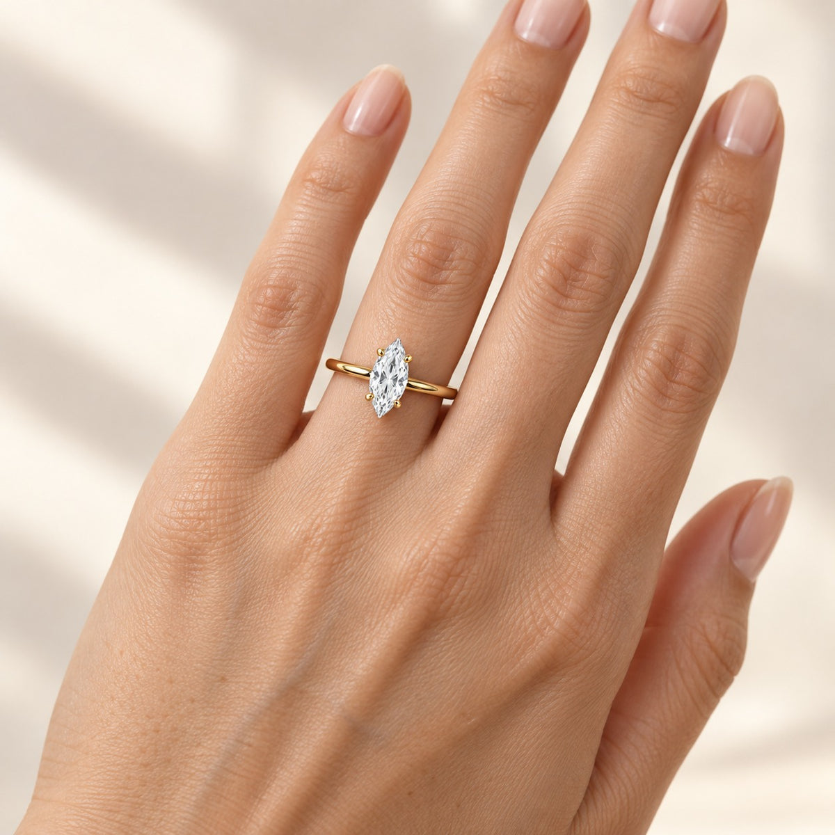 Anillo Marquise 0.80 ct en Oro Amarillo 18K